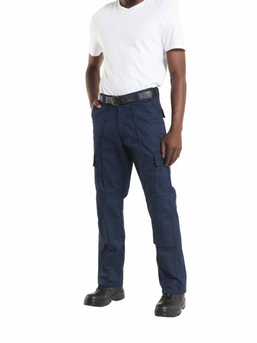 UC904 Lifestyle scaled - Uneek Cargo Trousers with Knee Pad Pockets - Long